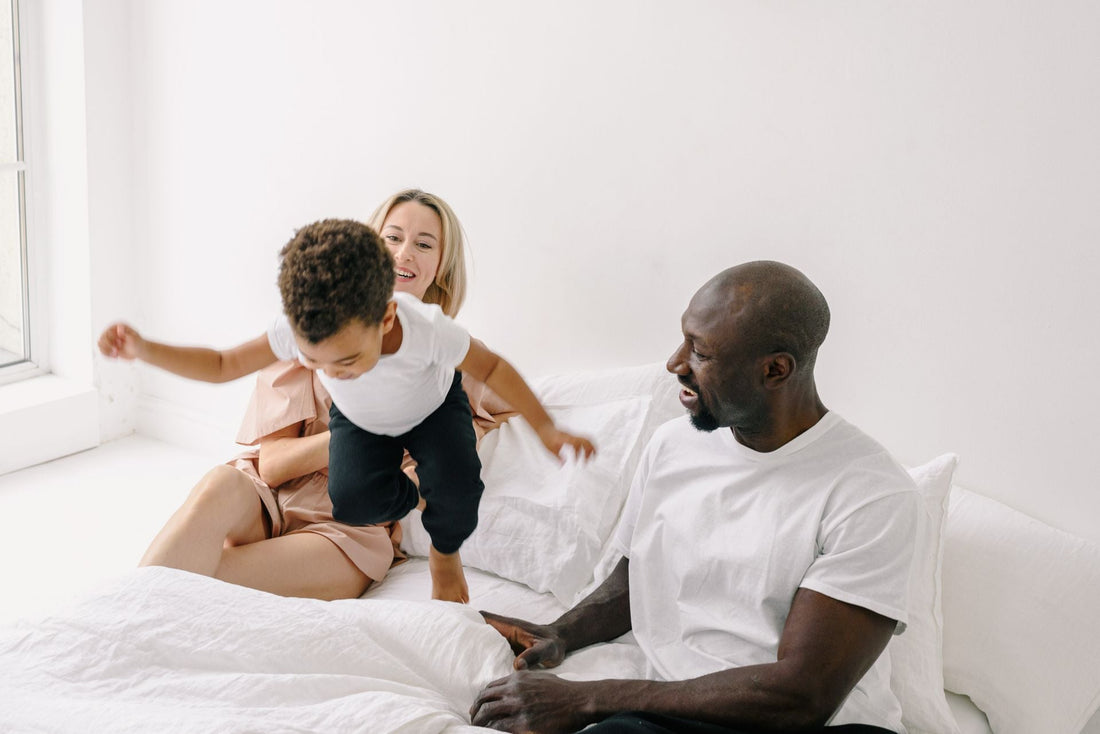 Building a Calm Family Routine Around Sleep, Feeding and Connection